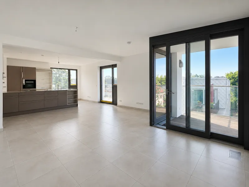 Exklusive 3-Zimmer-Wohnung nahe Schlosspark - Terrasse, 2 Bäder und Tiefgarage — photo 1